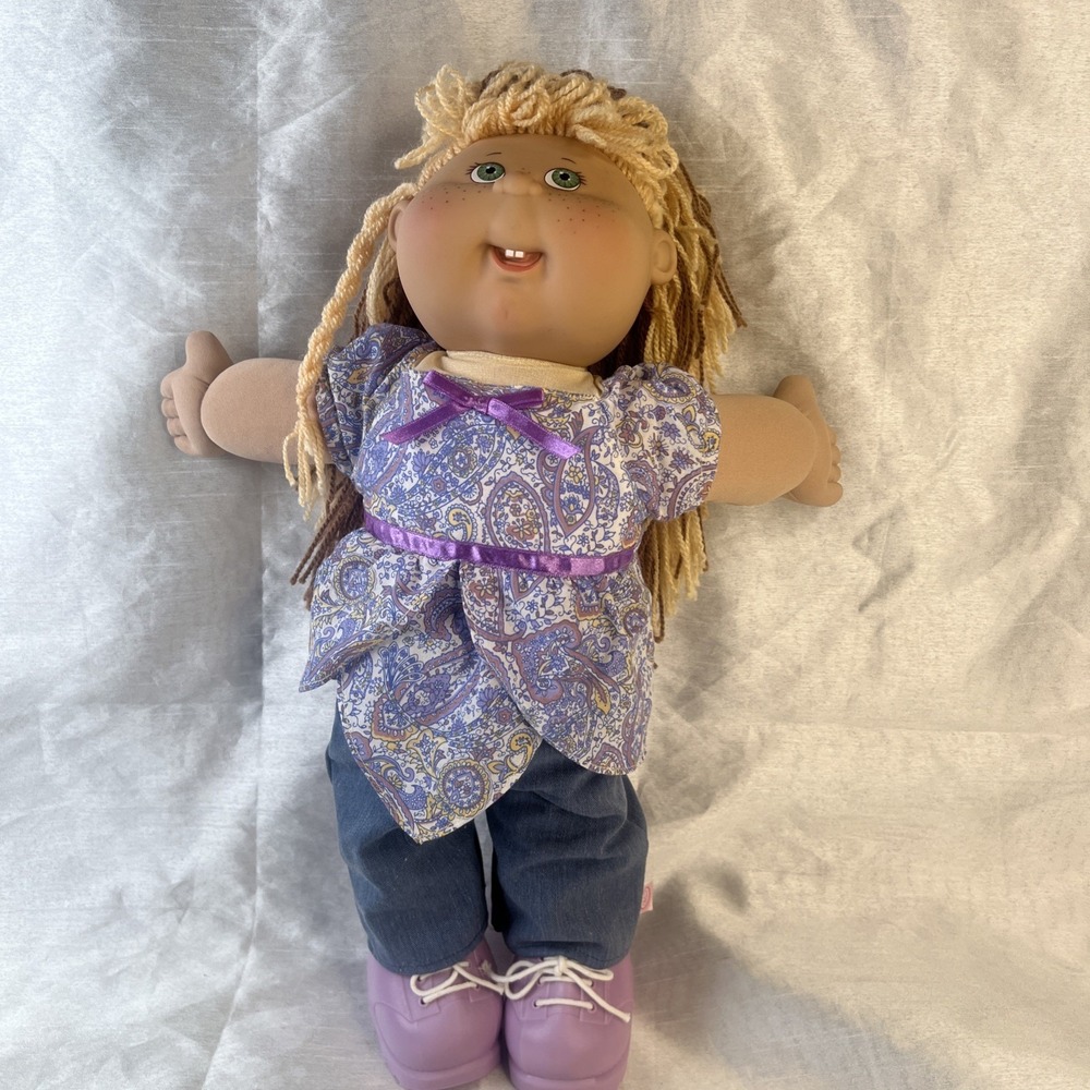 Vtg Cabbage Patch Doll PA-1 2004 - Blonde / Brown Hair -Green Eyes Purple Outfit